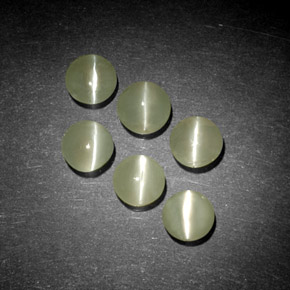 2.00 ct Green Chrysoberyl Cat's Eye Gemstone, Chrysoberyl Cat's Eye Gem in Round Cabochon Shape for Sale.
