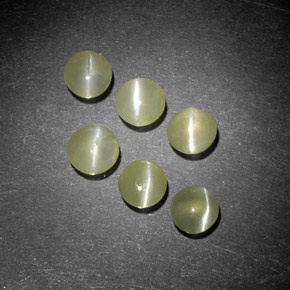 1.57 ct Green Chrysoberyl Cat's Eye Gemstone, Chrysoberyl Cat's Eye Gem in Round Cabochon Shape for Sale.