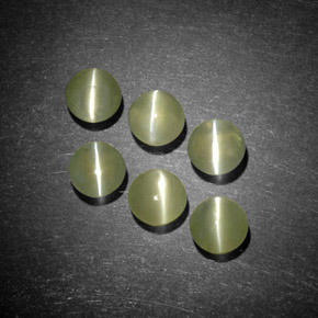 2.32 ct Green Chrysoberyl Cat's Eye Stone, Natural Chrysoberyl Cat's Eye in Round Cabochon Shape for Sale