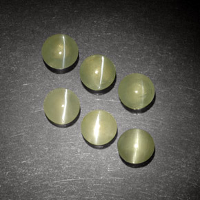 1.84 ct Green Chrysoberyl Cat's Eye Stone, Natural Chrysoberyl Cat's Eye in Round Cabochon Shape for Sale