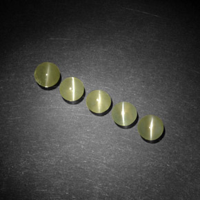 1.43 ct Green Chrysoberyl Cat's Eye Stone, Natural Chrysoberyl Cat's Eye in Round Cabochon Shape for Sale