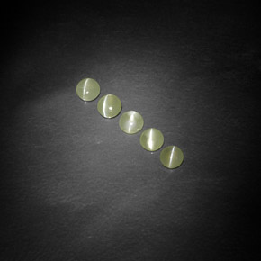 1.00 ct Green Chrysoberyl Cat's Eye Gemstone, Chrysoberyl Cat's Eye Gem in Round Cabochon Shape for Sale.