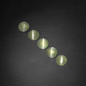 2.08 ct Green Chrysoberyl Cat's Eye Gemstone, Chrysoberyl Cat's Eye Gem in Round Cabochon Shape for Sale.