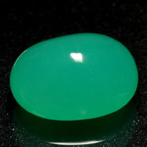 1.69 ct Green Chrysoprase Gemstone, Chrysoprase Gem in Oval Cabochon Shape for Sale.