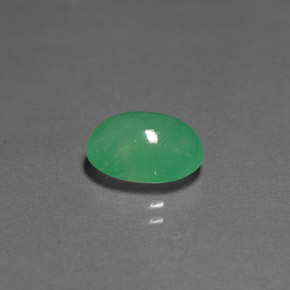 2.61 ct Green Chrysoprase Gemstone, Chrysoprase Gem in Oval Cabochon Shape for Sale.