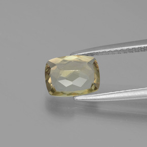 Color-Change Diaspore Gemstone in 8 x 6 mm (calibrated) Size for Sale, Color-Change Diaspore Stone in Green/Pink Color