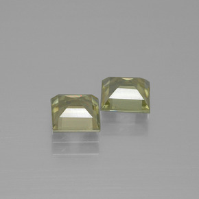 Color-Change Diaspore Gemstone in 5.5 x 5.5 mm Size for Sale, Color-Change Diaspore Stone in Green/Pink Color