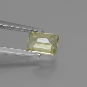 Color-Change Diaspore Gemstone in 6.5 x 4.8 mm Size for Sale, Color-Change Diaspore Stone in Green/Pink Color