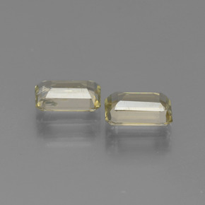 Color-Change Diaspore Gemstone in 6.9 x 4.5 mm Size for Sale, Color-Change Diaspore Stone in Green/Pink Color