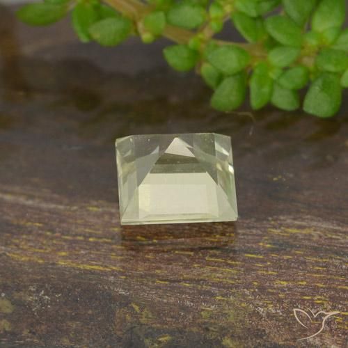 Color-Change Diaspore Gemstone in 4.7 x 4.6 mm Size for Sale, Color-Change Diaspore Stone in Pale Yellow Color