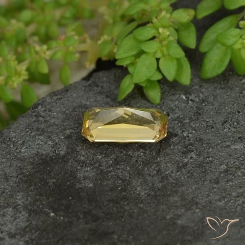 Color-Change Garnet Gemstone in 7.1 x 3.6 mm Size for Sale, Color-Change Garnet Stone in Pale Yellow Color