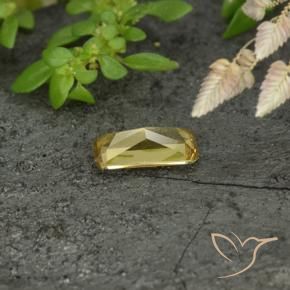Color-Change Garnet Gemstone in 7.1 x 3.5 mm Size for Sale, Color-Change Garnet Stone in Golden Yellow Color