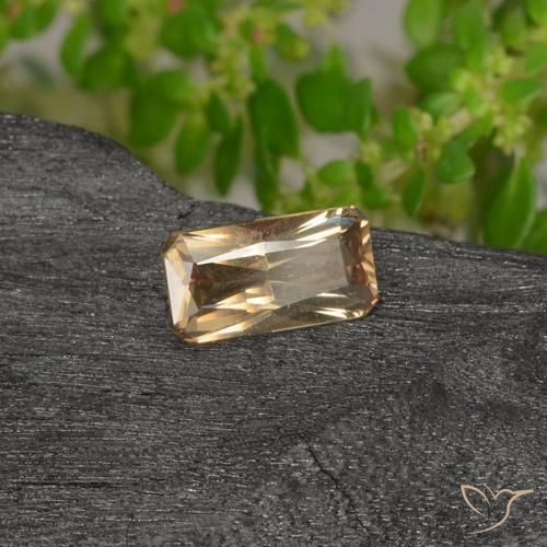 0.70 ct Golden Color-Change Garnet Stone, Natural Color-Change Garnet in Octagon / Scissor Cut Shape for Sale