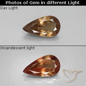 Granate con cambio de color de talla pera de 1,77 quilates, 10,5 x 6 mm de Madagascar, Photo A