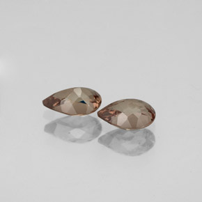 Color-Change Garnet Gemstone in 6 x 4 mm (calibrated) Size for Sale, Color-Change Garnet Stone in Golden Brown to Orange Color