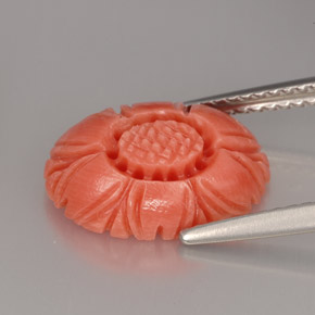 3.32 ct Pink Coral Stone, Natural Coral in Carved Flower Shape for Sale