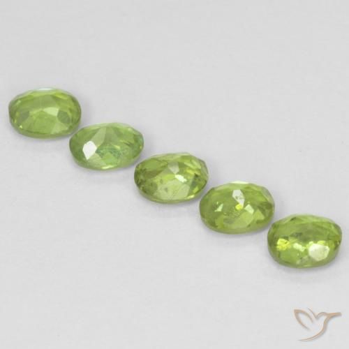Demantoid Garnet Gemstones in 4 mm (calibrated) Size for Sale, Demantoid Garnet Stones in Lively Green Color