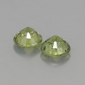 Demantoid Garnet Gemstone in 4.3 mm Size for Sale, Demantoid Garnet Stone in Green Color
