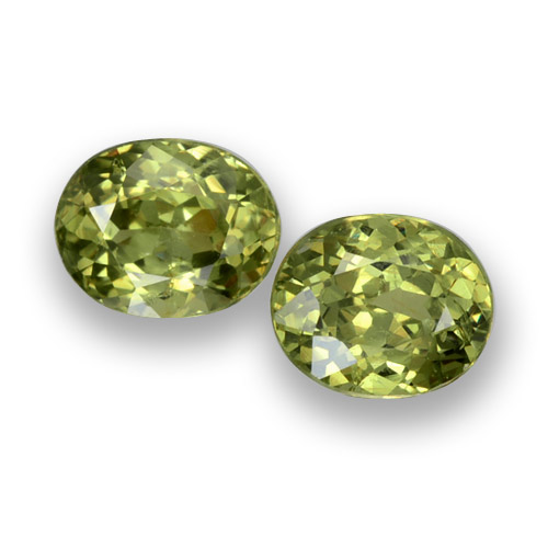 Verde cálido Granate Demantoide Gema - 0.5ct Forma ovalada (ID: 458151)