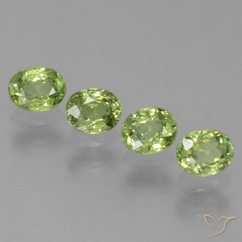 1.27ctw Natural Medium Green Demantoid Garnet, Oval, VS