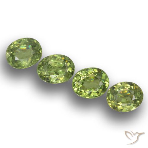 Травянисто-зелёный Гранат Демантоид Камень - 0.5ct Фасетный Овал (ID: 458605)