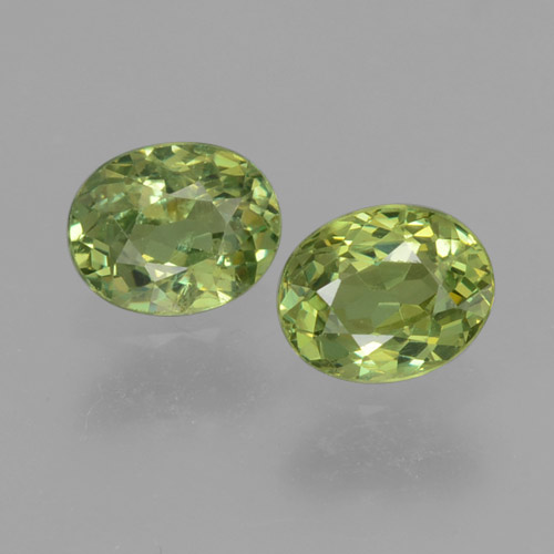 Light Forest Green Demantoid Garnet Gem - 0.4ct Oval Facet (ID: 458753)