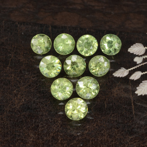 Vert moyen Grenat Démantoïde gemme - 0.2ct Diamant de coupe (ID: 468830)