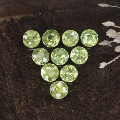 0.2ct Diamond-Cut Golden Green Demantoid Garnet for sale thumb image of 0.2ct Diamond-Cut Golden Green Demantoid Garnet (ID: 468832)