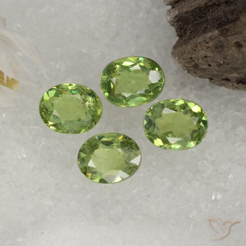 1.63ctw Natural Medium Green Demantoid Garnet, Oval, VS