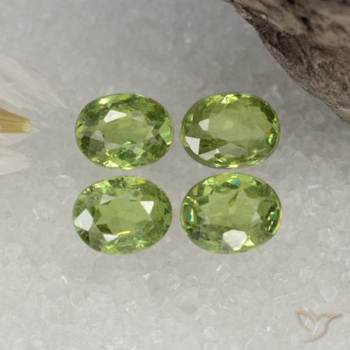 Vert éclatant Grenat Démantoïde gemme - 0.4ct Ovale facette (ID: 471660)