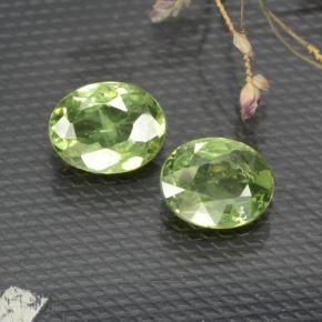 Verde medio Granate Demantoide Gema - 0.4ct Forma ovalada (ID: 471688)