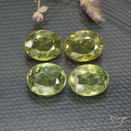 1.43ctw Natural Warm Green Demantoid Garnet, Oval, VS