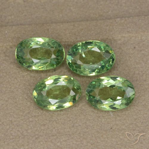 Warm Green Гранат Демантоид Камень - 0.6ct Фасетный Овал (ID: 478604)