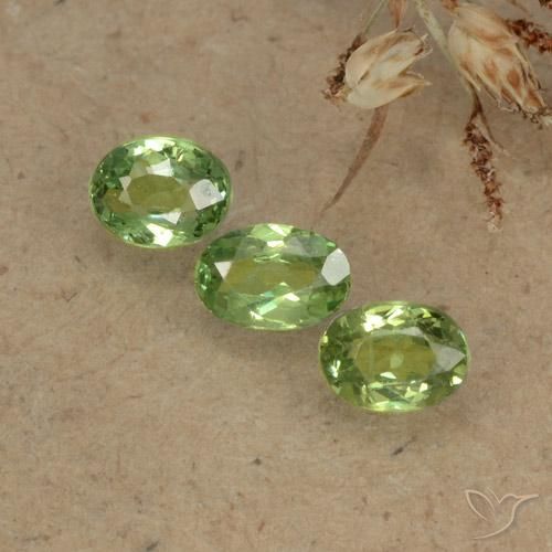 0.71ctw Natural Warm Green Demantoid Garnet, Oval, VS-SI