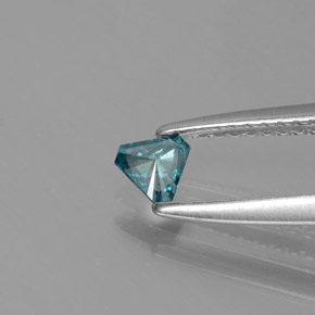 Diamond Gemstone in 4 x 3.5 mm Size for Sale, Diamond Stone in Blue Color