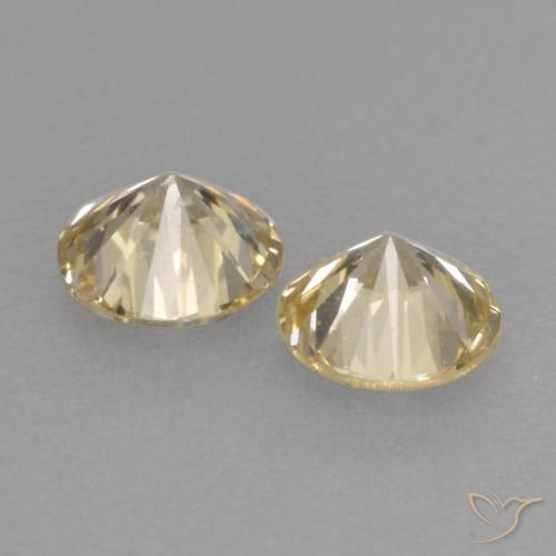 Diamond Gemstones in 4 mm (calibrated) Size for Sale, Diamond Stones in Very Light Golden-Brown Color