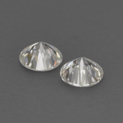 Diamond Gemstones in 2.6 mm (calibrated) Size for Sale, Diamond Stones in Warm White Color