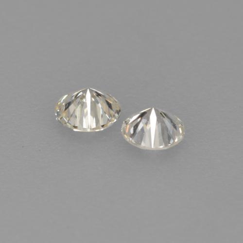 Diamond Gemstones in 2.6 mm (calibrated) Size for Sale, Diamond Stones in Warm White Color
