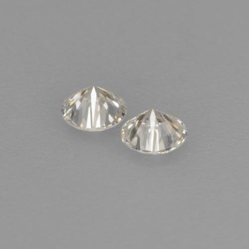 Diamond Gemstones in 2.6 mm (calibrated) Size for Sale, Diamond Stones in Warm White Color