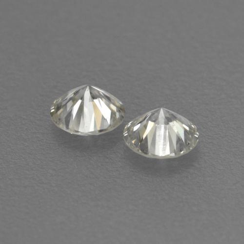 Diamond Gemstones in 2.6 mm (calibrated) Size for Sale, Diamond Stones in Warm White Color