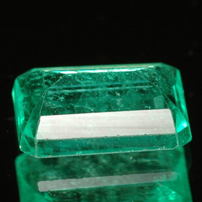 Emerald Gemstone in 8.5 x 6.4 mm Size for Sale, Emerald Stone in Green Color