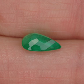 Emerald Gemstone in 9 x 6 mm (calibrated) Size for Sale, Emerald Stone in Green Color