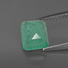 Emerald Gemstone in 8.1 x 6.7 mm Size for Sale, Emerald Stone in Green Color