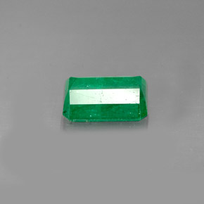 Emerald Gemstone in 7.6 x 5.7 mm Size for Sale, Emerald Stone in Green Color