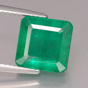 4.42 ct Green Emerald Gemstone, Emerald Gem in Octagon Facet Shape for Sale.