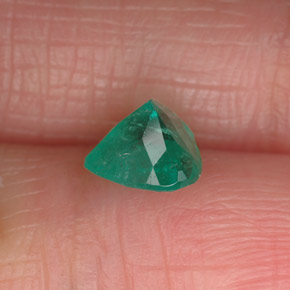 Emerald Gemstone in 6.5 x 6.3 mm Size for Sale, Emerald Stone in Green Color
