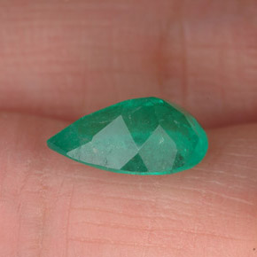 Emerald Gemstone in 9.9 x 6.7 mm Size for Sale, Emerald Stone in Green Color
