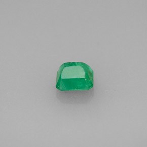 Emerald Gemstone in 4.7 x 4.4 mm Size for Sale, Emerald Stone in Green Color