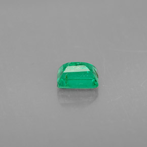 Emerald Gemstone in 4.9 x 3.6 mm Size for Sale, Emerald Stone in Green Color
