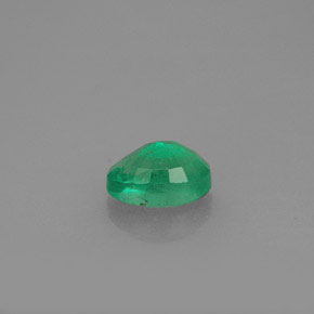 Emerald Gemstone in 6.1 x 4.2 mm Size for Sale, Emerald Stone in Green Color